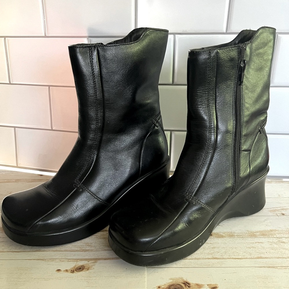 ALDO women’s black leather boots